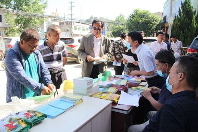 陽新縣開展“送農(nóng)資、送政策、送技術(shù)”下基層活動，同步提供法律咨詢助力鄉(xiāng)村振興